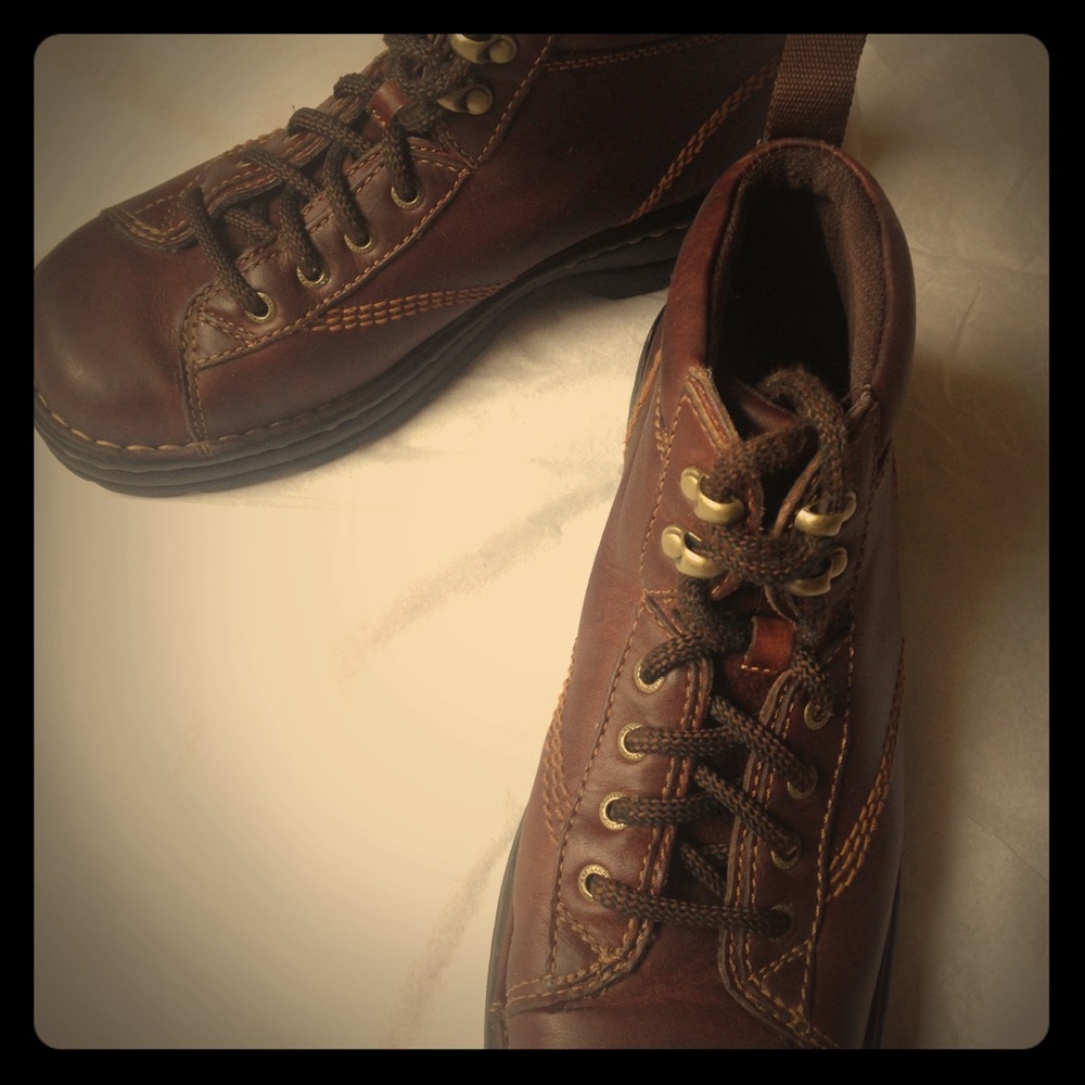 Eastland Full grain all leather ankle laced boots.